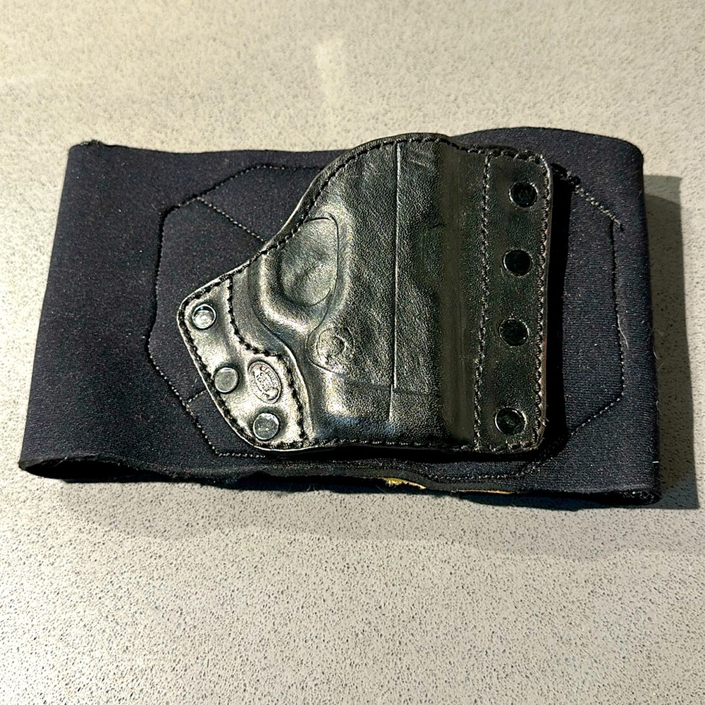Comfortable garter holster for a 380